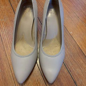 Naturalizer Nude Pump